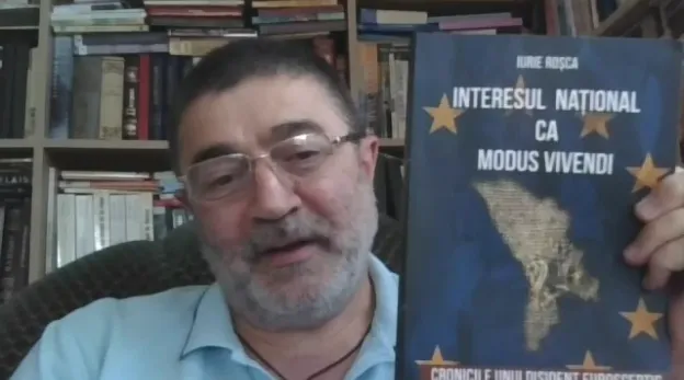 Yuri Roshka präsentiert sein Buch in einem Vlog